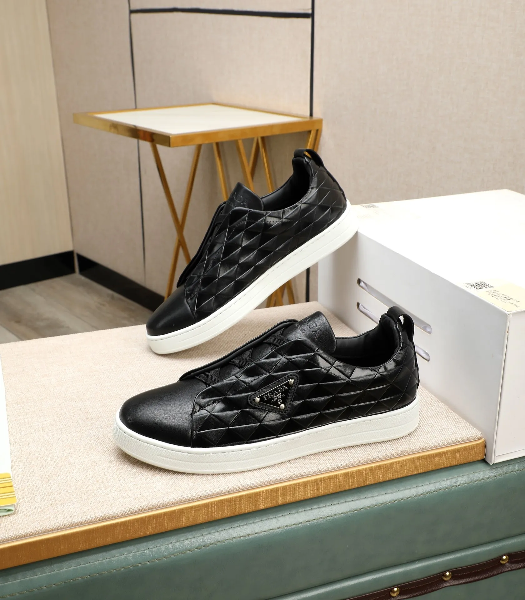 Men's men's shoes💰540🌹🌹[PRADA—Prada] 2024 latest model🙈original replica! 👟👟👟The uppers are made of top-notch workmanship from Italy🇮🇹Imported calfskin❗️The cowhide lining is suitable for travel. The original version has a large engraving sole, making it suitable for all kinds of travels, showing low-key luxury. Let quality speak for itself. Color: Size: 38-44